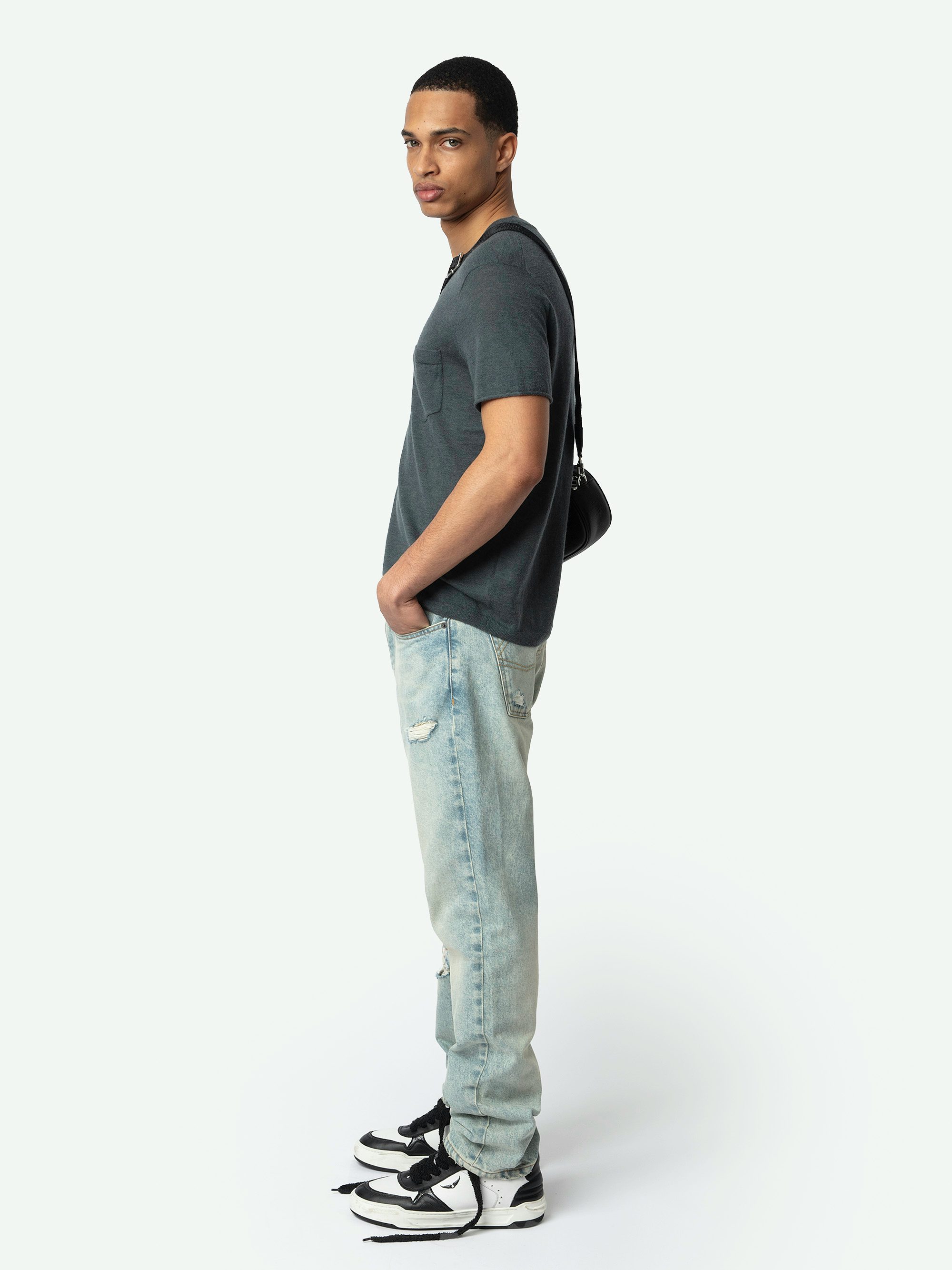 Jimmy Jumper 100% Cashmere - Short-sleeved sweater with round neck and patch pocket.